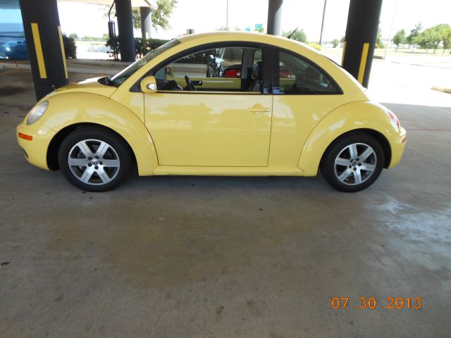 Volkswagen New Beetle 2006 photo 1