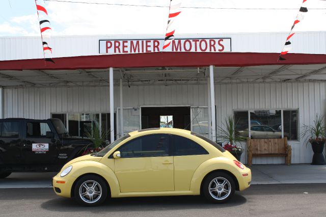 Volkswagen New Beetle 2006 photo 2