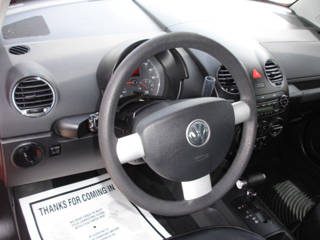 Volkswagen New Beetle 2006 photo 22