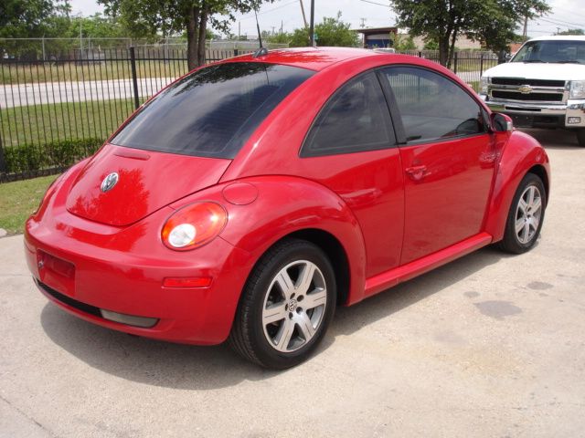 Volkswagen New Beetle 2006 photo 31