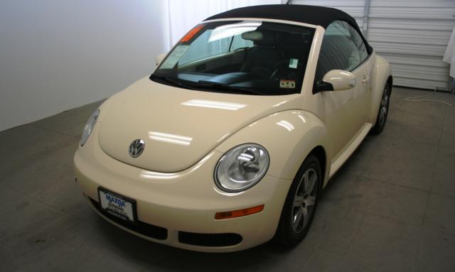 Volkswagen New Beetle 2006 photo 2