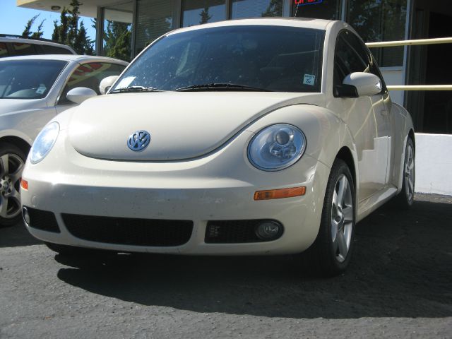 Volkswagen New Beetle 2006 photo 16