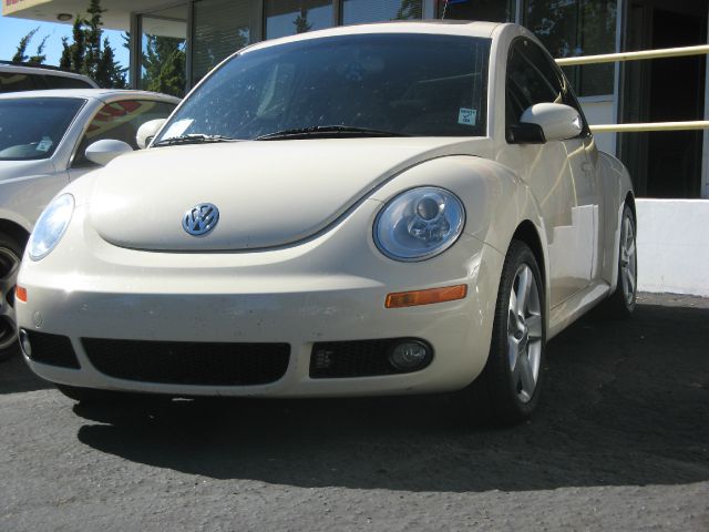 Volkswagen New Beetle 2006 photo 18