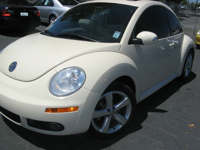 Volkswagen New Beetle 2006 photo 28