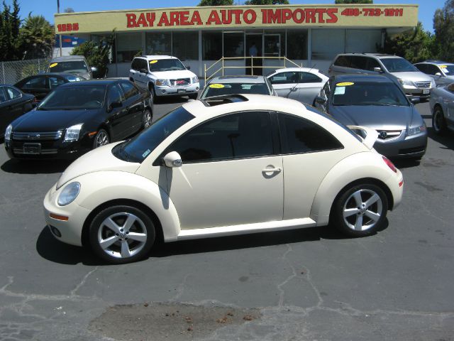 Volkswagen New Beetle 2006 photo 29