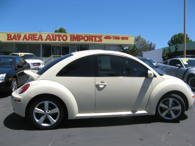 Volkswagen New Beetle 2006 photo 3