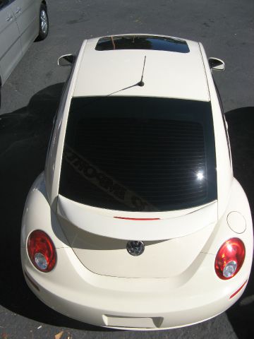 Volkswagen New Beetle 2006 photo 31