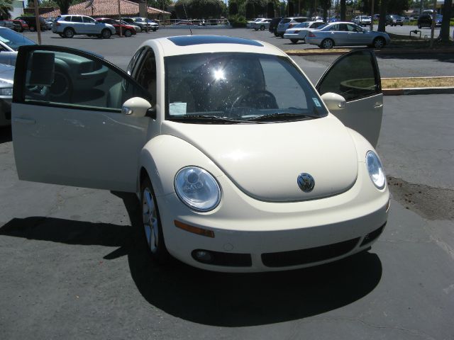 Volkswagen New Beetle 2006 photo 33