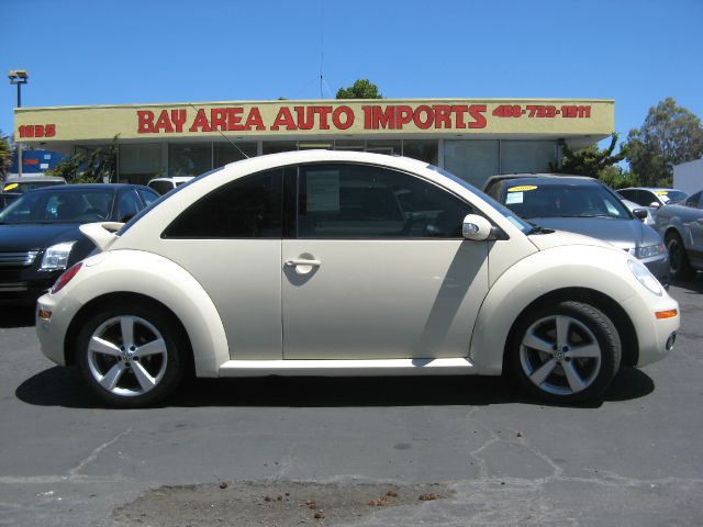 Volkswagen New Beetle 2006 photo 35