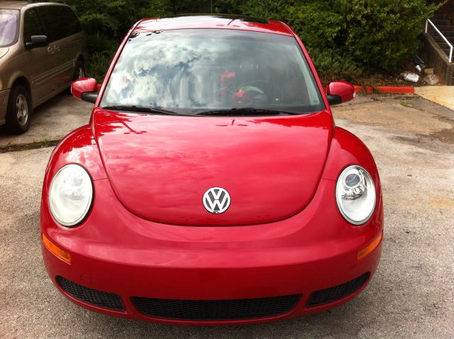 Volkswagen New Beetle 2006 photo 2