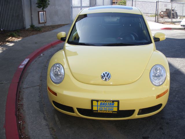 Volkswagen New Beetle 2006 photo 12