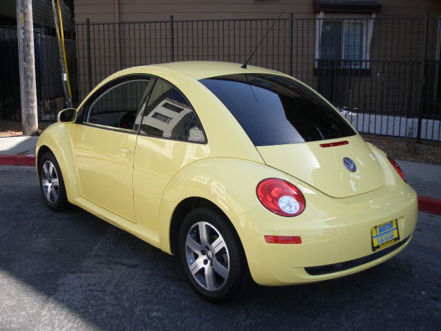 Volkswagen New Beetle 2006 photo 16