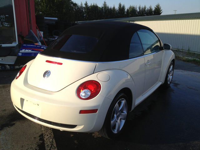 Volkswagen New Beetle Reg Cab 118 WB Convertible