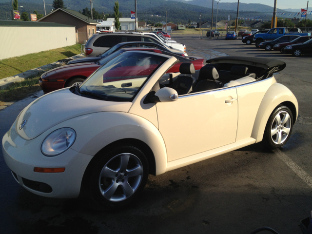 Volkswagen New Beetle 2006 photo 3