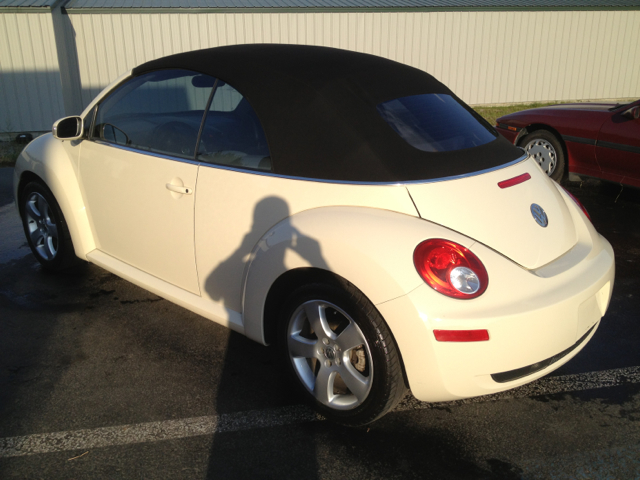 Volkswagen New Beetle 2006 photo 4