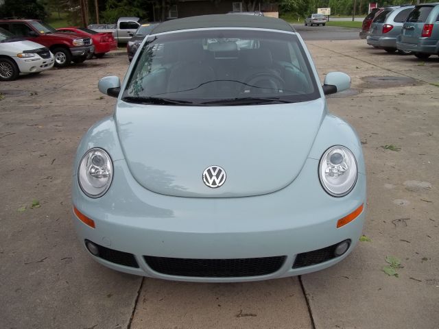 Volkswagen New Beetle 2006 photo 1