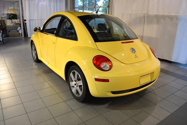 Volkswagen New Beetle 2006 photo 1