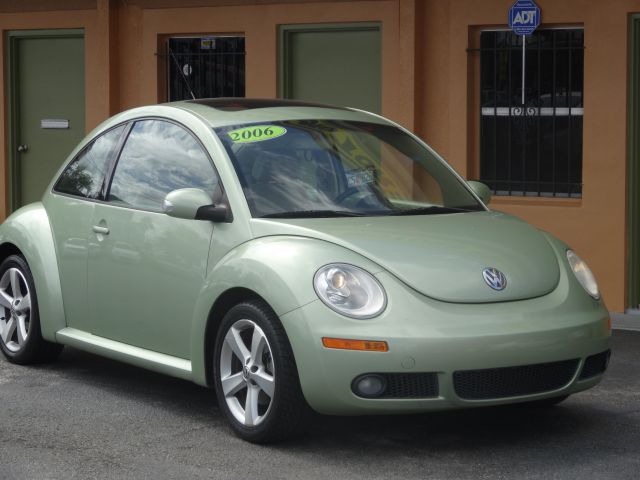 Volkswagen New Beetle 2006 photo 2