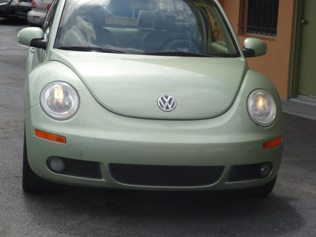 Volkswagen New Beetle 2006 photo 4