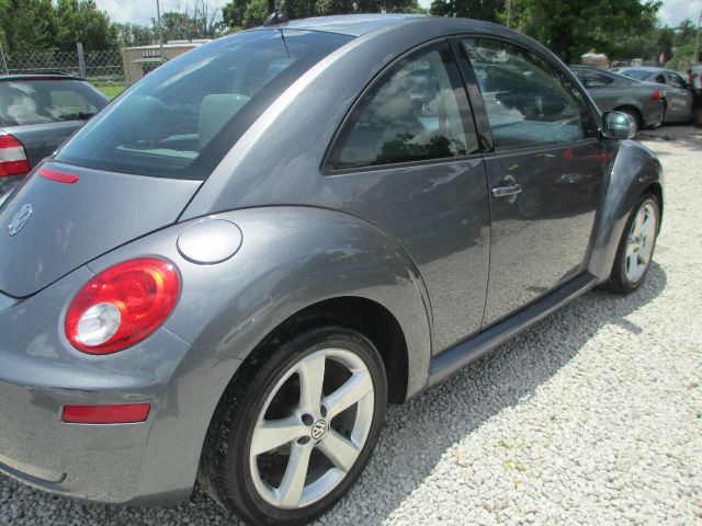 Volkswagen New Beetle 2006 photo 3