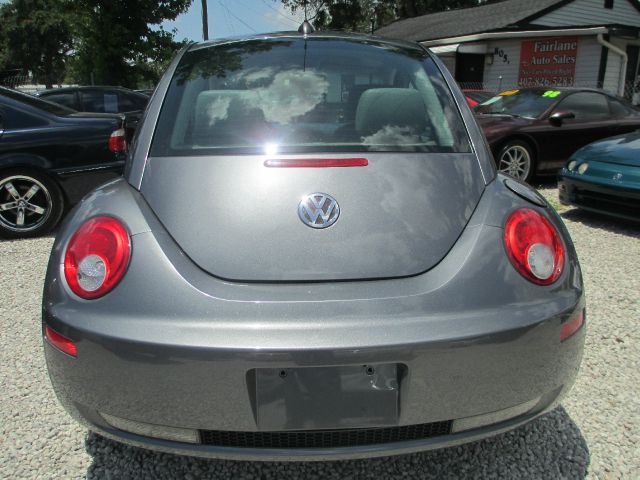 Volkswagen New Beetle 2006 photo 4