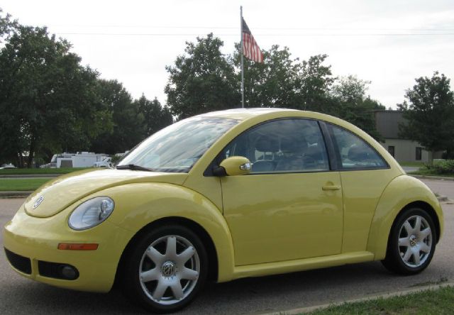 Volkswagen New Beetle 2006 photo 4