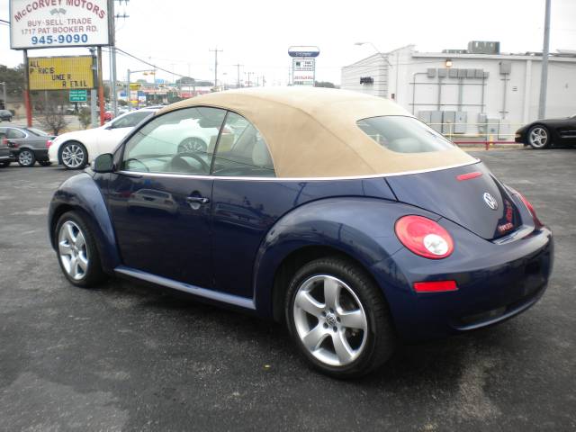 Volkswagen New Beetle 2006 photo 1