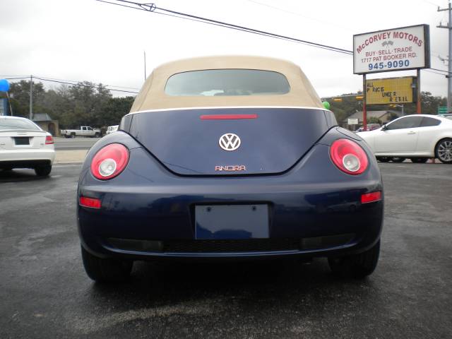 Volkswagen New Beetle 2006 photo 2