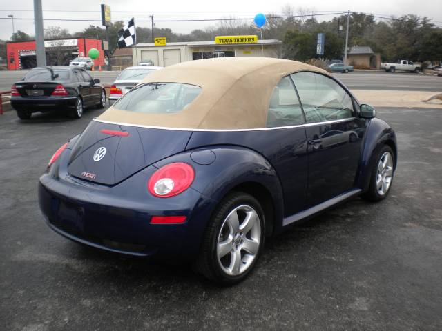 Volkswagen New Beetle 2006 photo 3