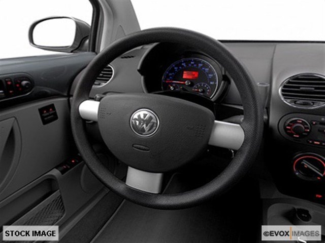 Volkswagen New Beetle 2006 photo 1