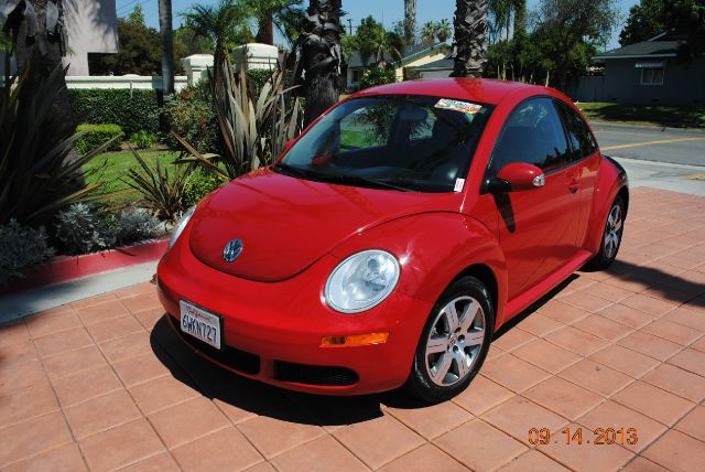 Volkswagen New Beetle 2006 photo 4