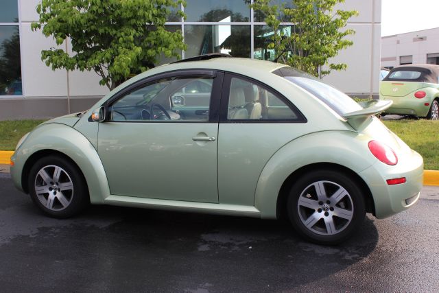 Volkswagen New Beetle 2006 photo 20