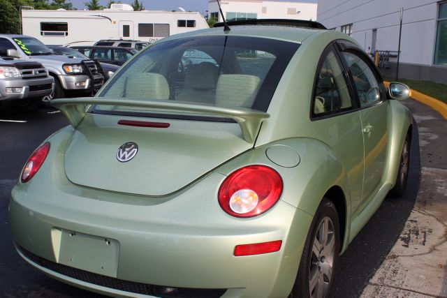 Volkswagen New Beetle 2006 photo 21