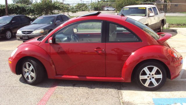 Volkswagen New Beetle 2006 photo 3