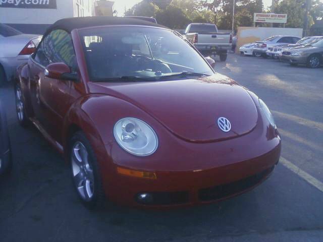 Volkswagen New Beetle 2006 photo 1