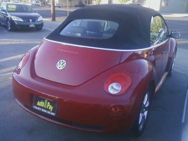 Volkswagen New Beetle 2006 photo 2