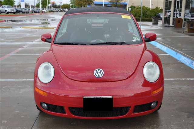 Volkswagen New Beetle 2006 photo 3