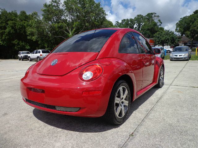 Volkswagen New Beetle 2006 photo 2