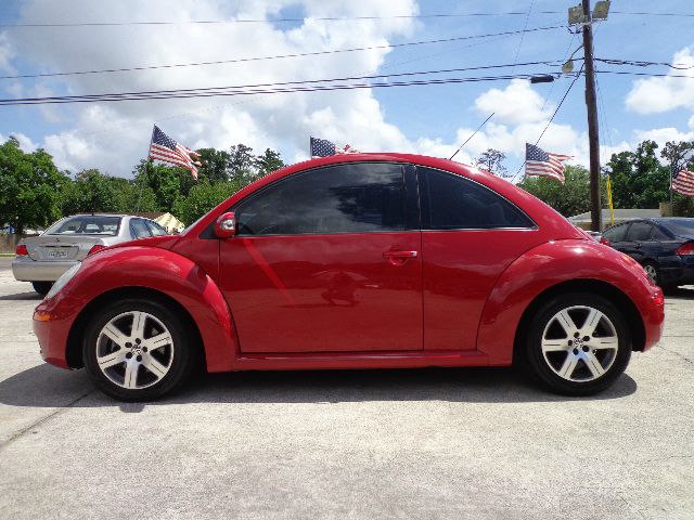 Volkswagen New Beetle 2006 photo 4