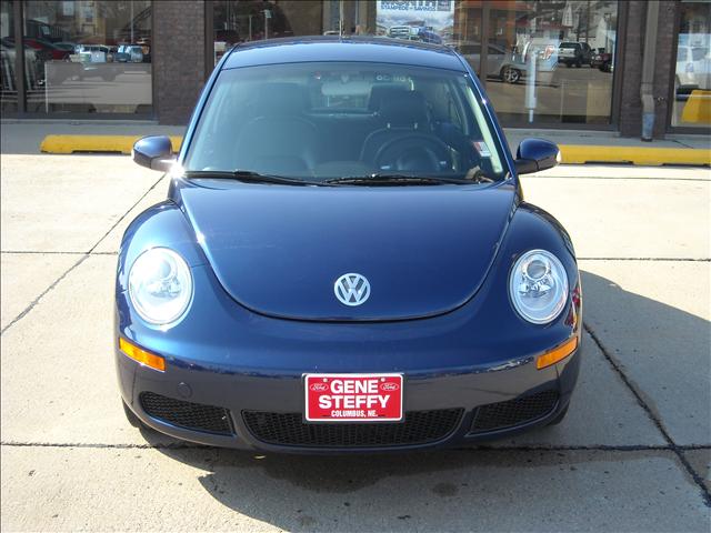 Volkswagen New Beetle 2006 photo 2