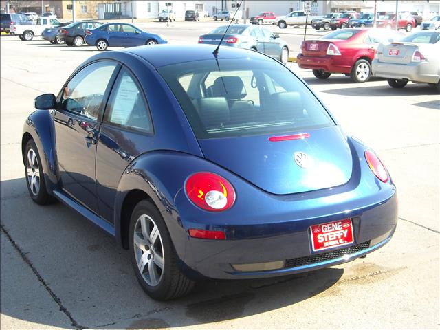 Volkswagen New Beetle 2006 photo 4