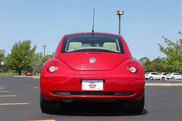 Volkswagen New Beetle 2006 photo 10