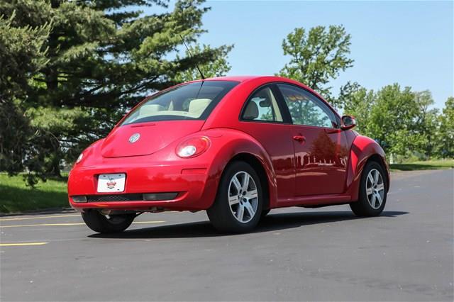 Volkswagen New Beetle 2006 photo 3