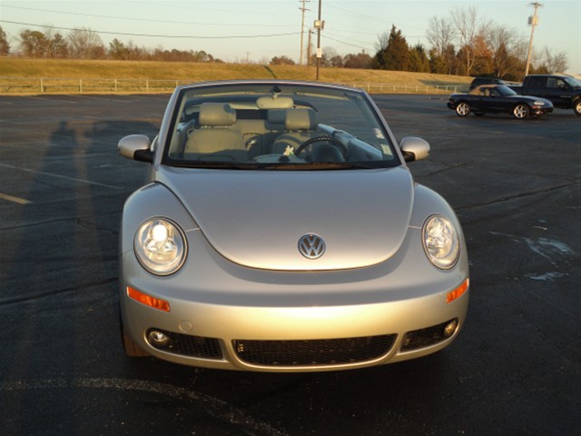 Volkswagen New Beetle 2006 photo 4