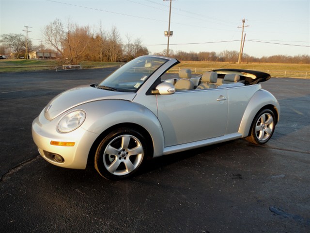 Volkswagen New Beetle 2006 photo 5