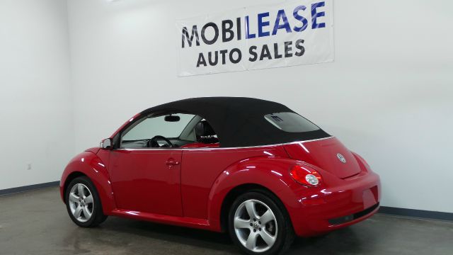 Volkswagen New Beetle 2006 photo 4