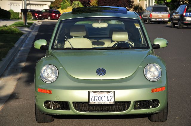 Volkswagen New Beetle 2006 photo 10