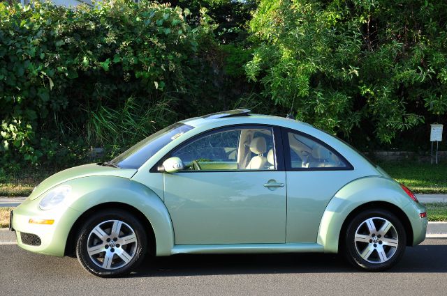 Volkswagen New Beetle 2006 photo 12