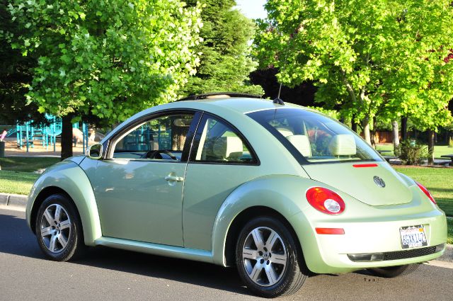 Volkswagen New Beetle 2006 photo 13