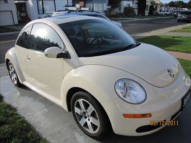 Volkswagen New Beetle 2006 photo 2